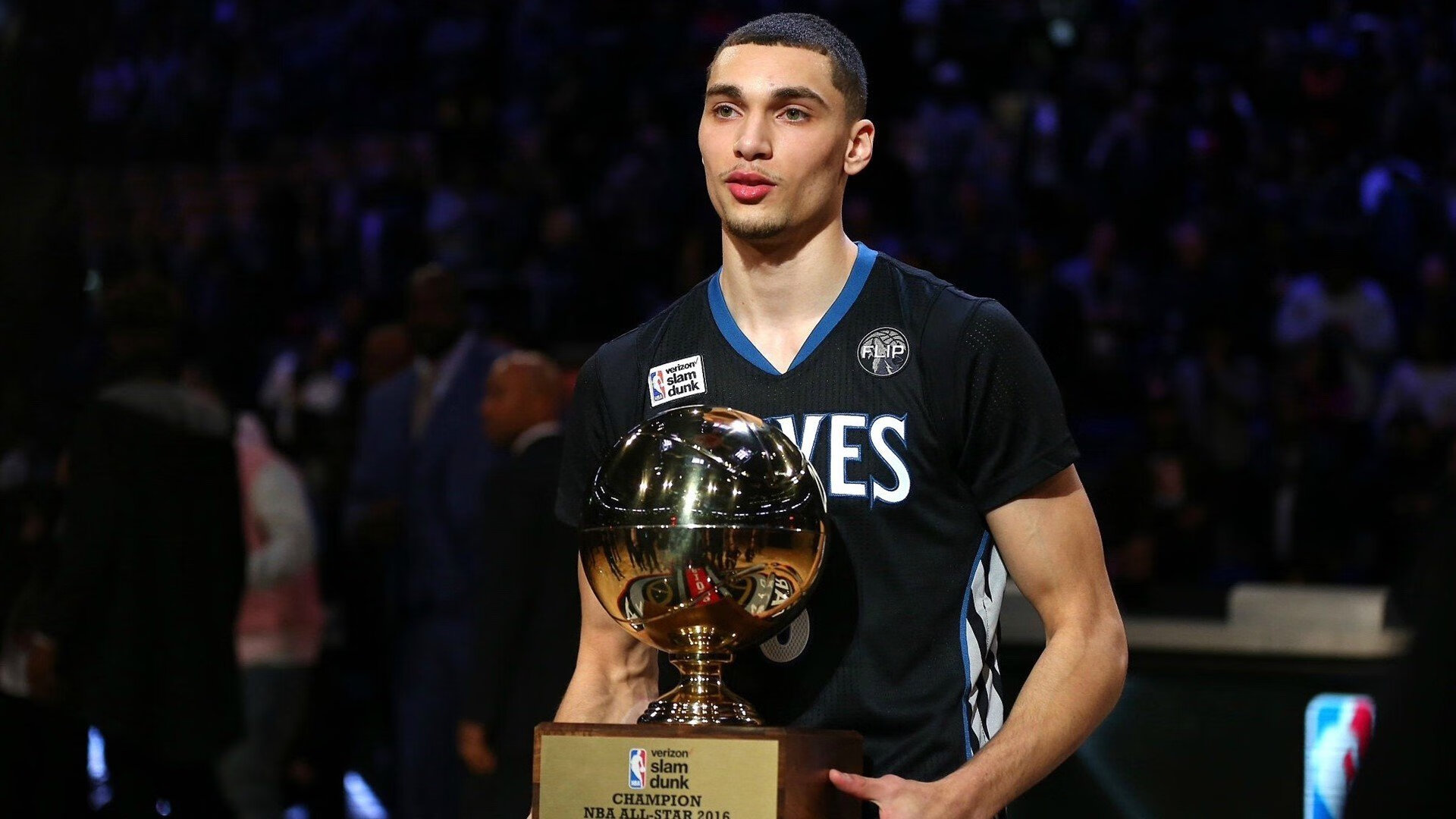 字母哥数据爆表雄鹿球队重返前八，字母哥雄鹿报道视频