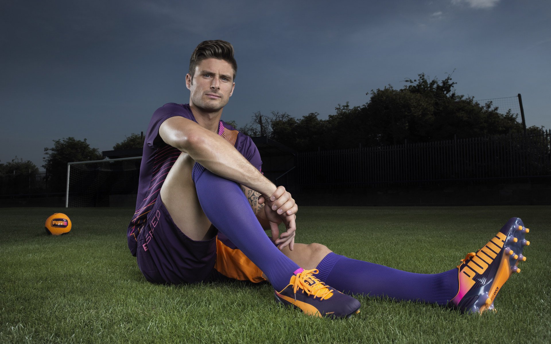 皮特·卡普尔的强悍冲击与突破技巧成为袋鼠队的关键优势，皮尔斯和卡特谁厉害