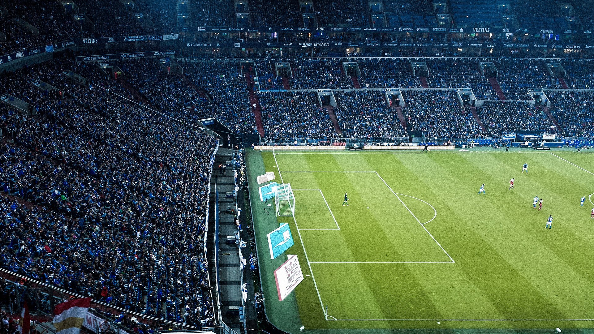 萨默·麦金托什冲线瞬间引爆全场，麦金托什海报